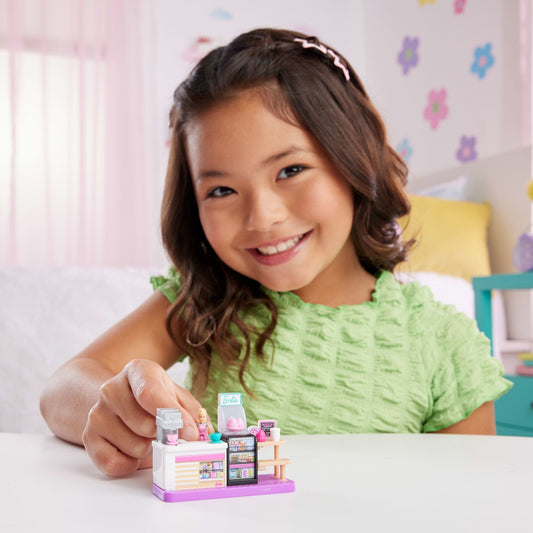 Barbie Mini Barbieland Poupée et Coffret de Jeu Boulangerie