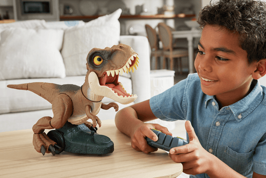 Jurassic World Figura de Acción T. Rex Furia Rugiente con Control Remoto